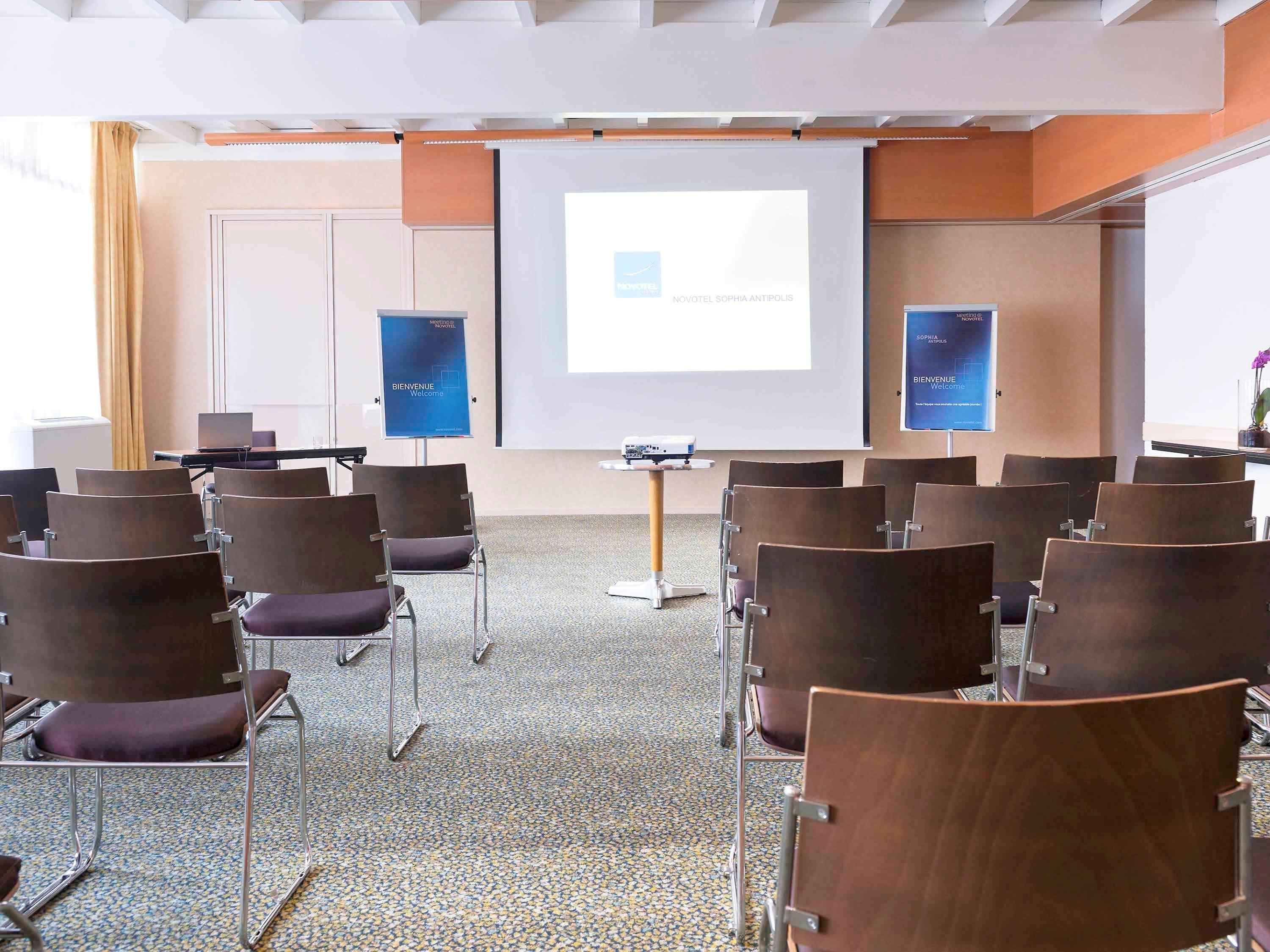 Novotel Antibes Sophia Antipolis Вальбон Экстерьер фото